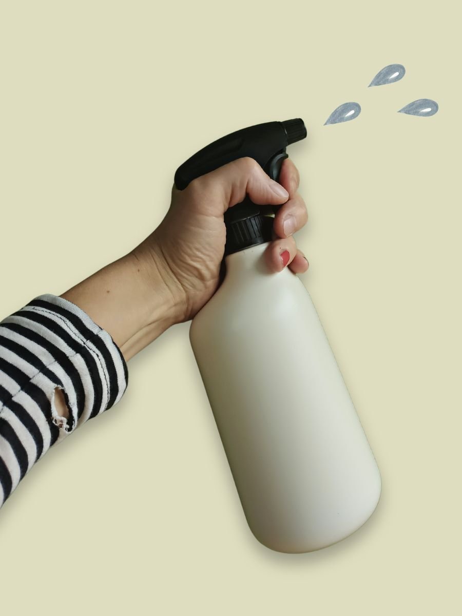 Wurmkiste Sprühflasche Produktbild Pilea beige
